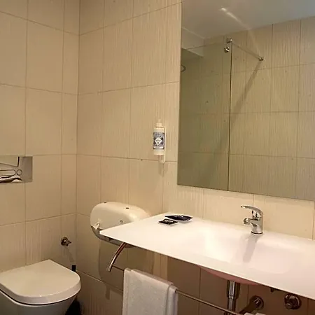 Interface Trindade By Kavia Otel Porto