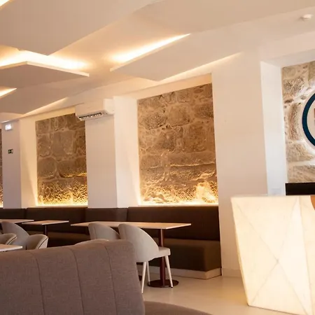 Interface Trindade By Kavia Otel Porto