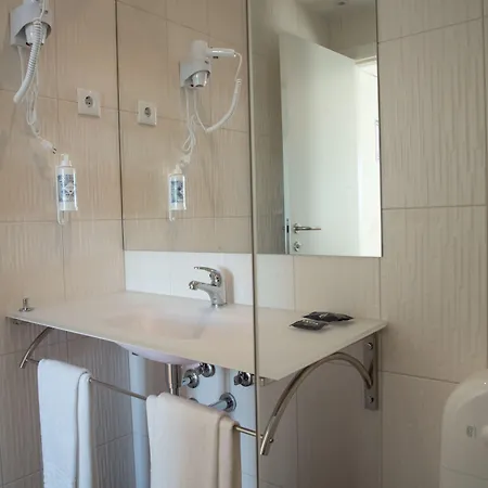 Interface Trindade By Kavia Otel 2*